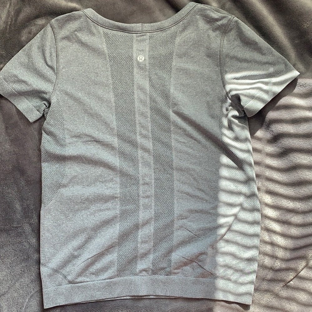 Lululemon Tshirt // NEVER WARN